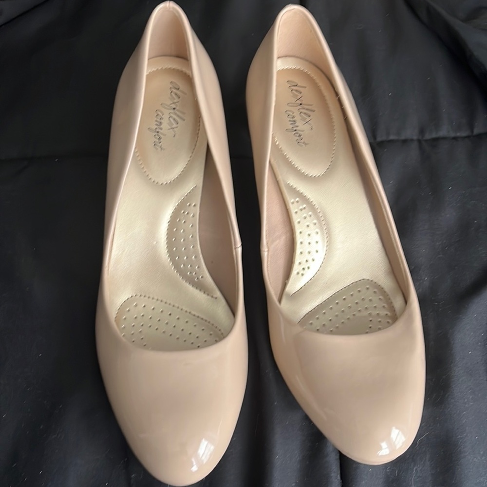 Tan short heals